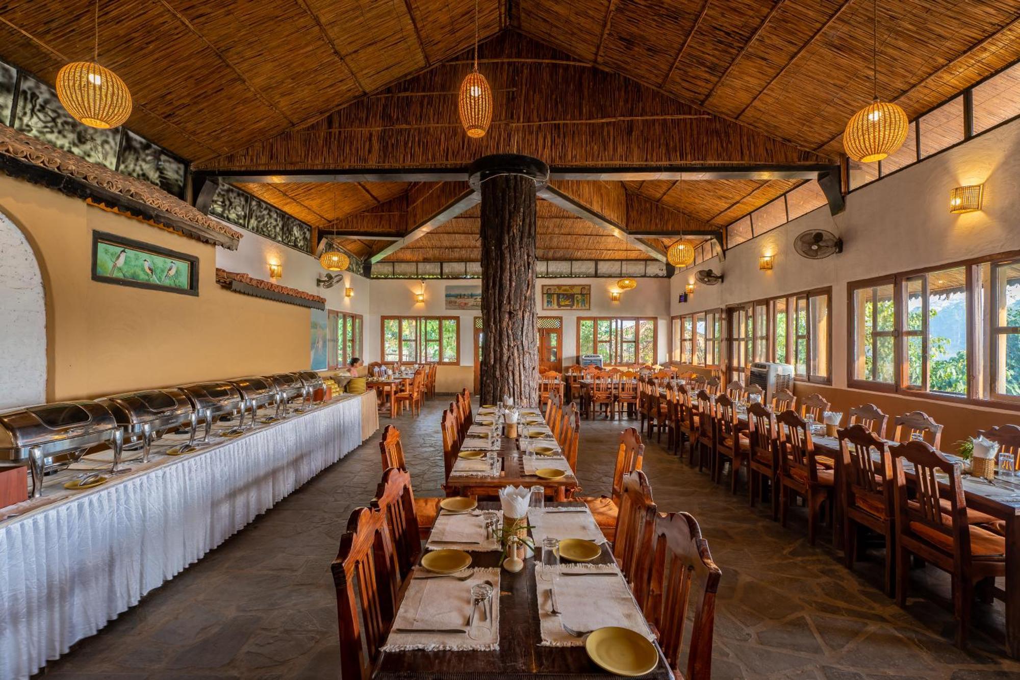 Jungle Villa Resort - Near Chitwan National Park Eksteriør bilde